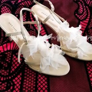 ANN TAYLOR HEELS SZ 9